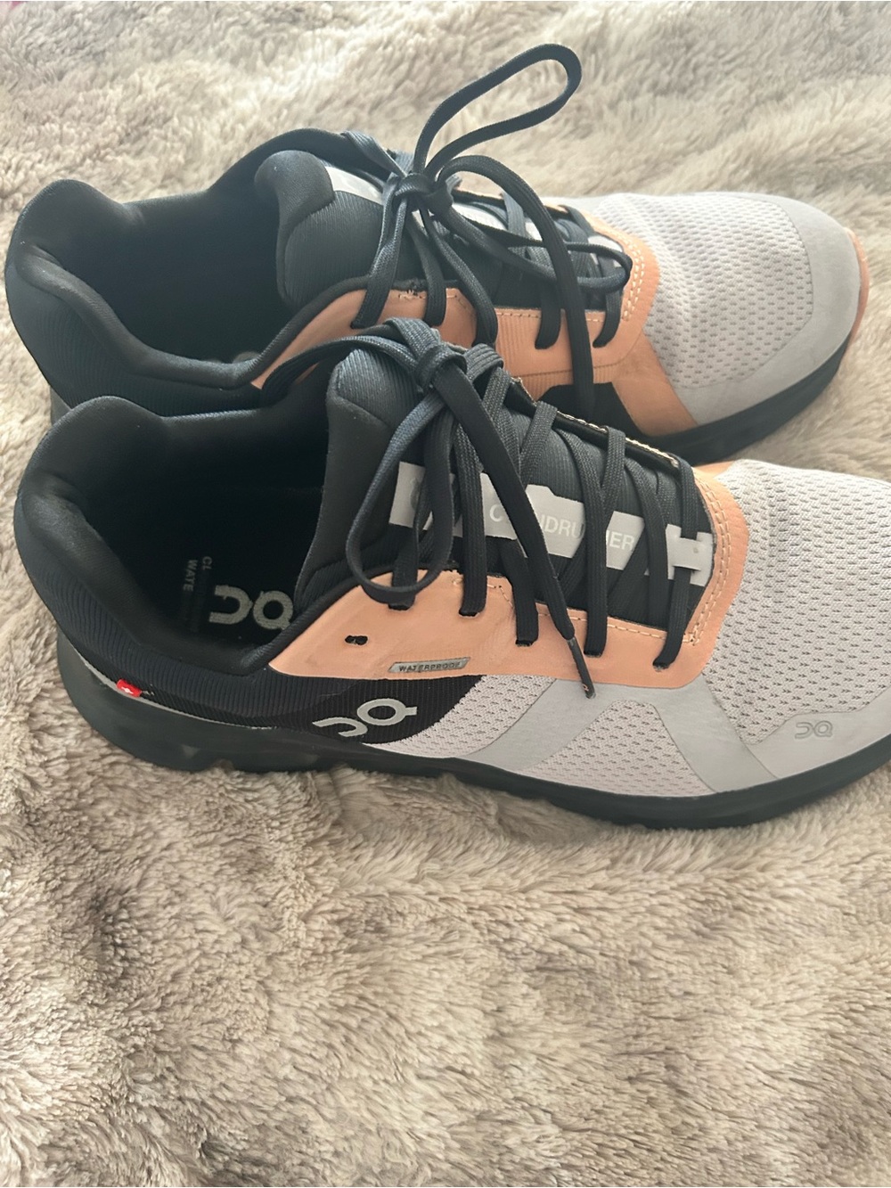 On Cloud Waterproof Running Shoes - Light Gray & Peach